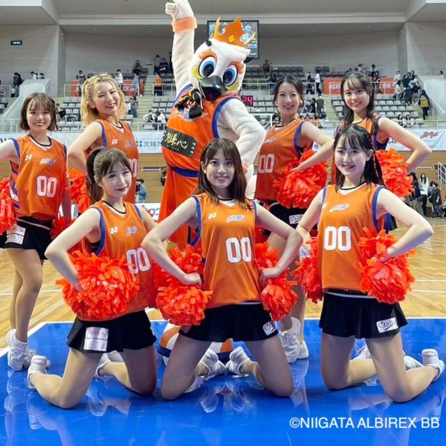 🏀

2024-25 season
第5節　三幸製菓サンクスデー
vs香川ファイブアローズ
GAME２

本日も最後まで熱い熱いブーストを
ありがとうございました‼️

今日もスクール生が応援に駆けつけてくれました！
また一緒に応援しましょう🔥
ありがとうございました❗️

We 're Always 
On Your Side.

次回ホームゲームは
11月16日（土）
17:00TipOff
11月17日（日）
13:00TipOff
vs 金沢武士団

アオーレであおうれ❗️
Let's  go❗️
ALBIREX BB‼️

#2024-2025シーズン
#Bリーグ
#albirexbb 
#アルード
#bリーグ 
#bリーグチア 
#jリーグチア 
#albirexcheerleaders 
#アルビ